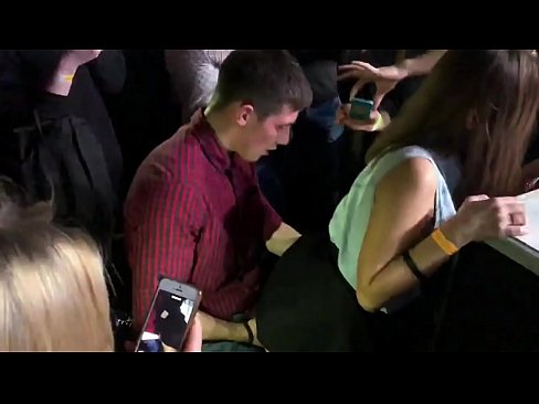 ❤️ Sesso reale in un nightclub russo. Ragazza russa di 18 anni nell'ano e nella vagina scopata in un nightclub Super sesso al it.dreamypassionjourney.ru ❌